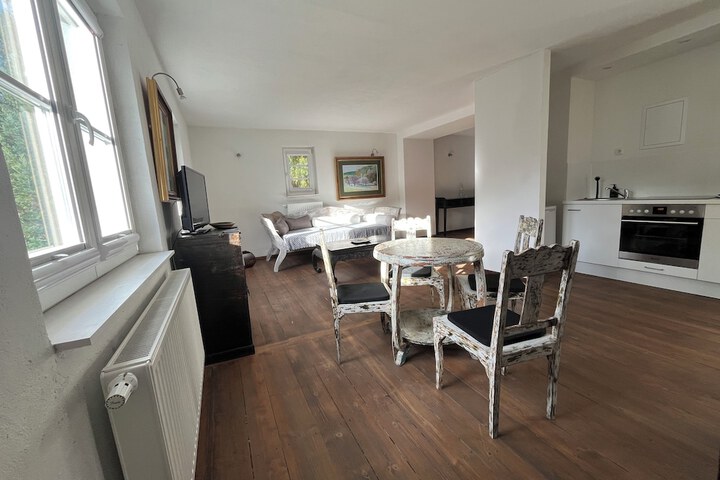 Room 8 of 23