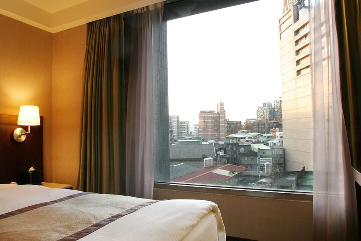 Room 12 of 39