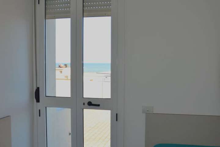 Room 12 of 63