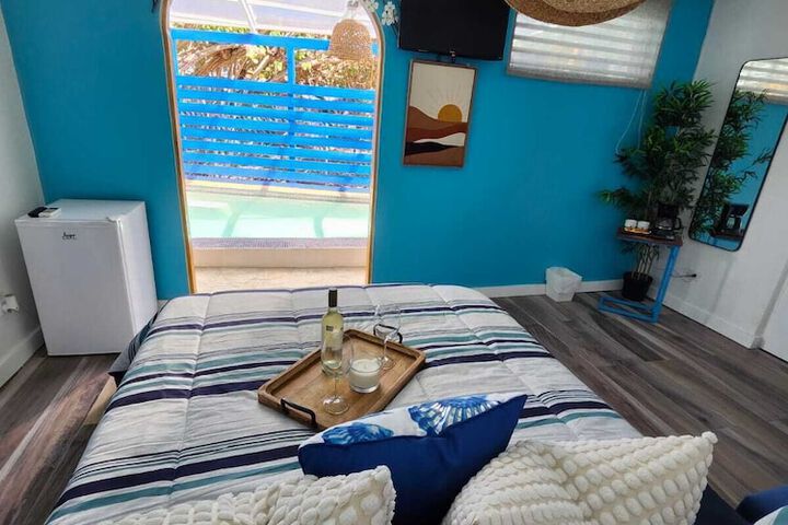 Room 2 of 20