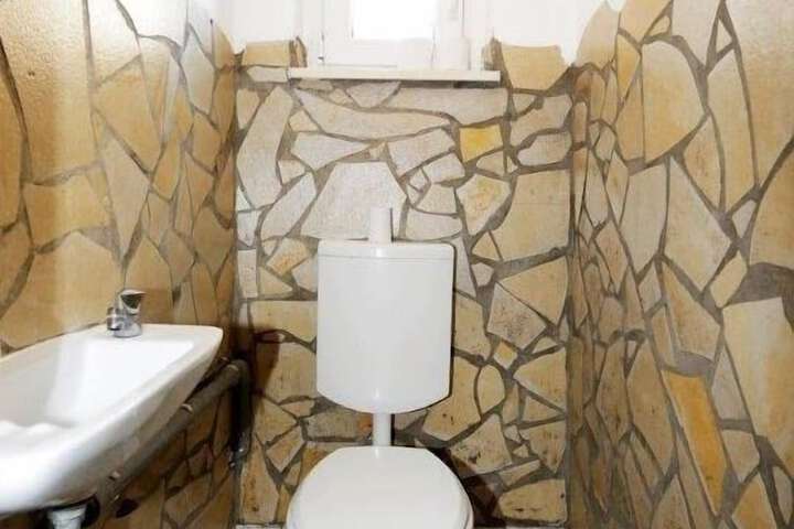 Clean Restrooms