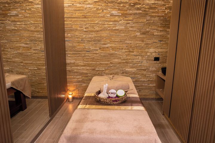 Spa 46 of 62