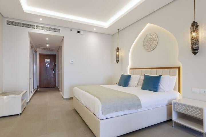 Room 28 of 85