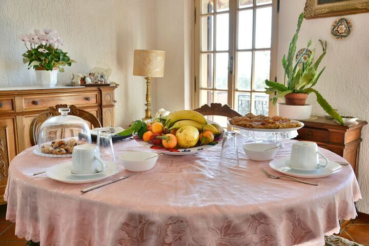 Breakfast/Coffee Service 24 of 63
