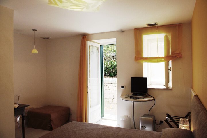 Room 8 of 85