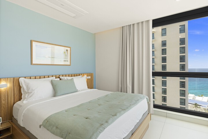 Room 82 of 1000