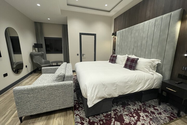 Room 13 of 21