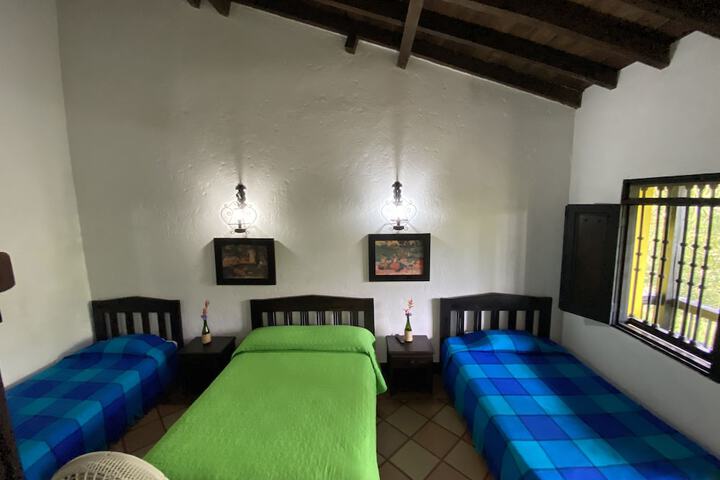Room 25 of 153