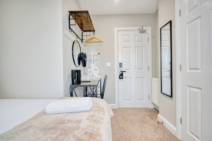 Room 18 of 36