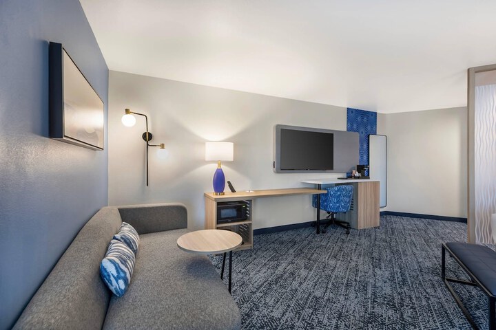 Room 29 of 38