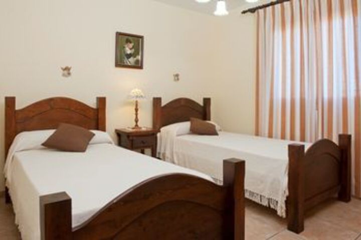 Room 5 of 10