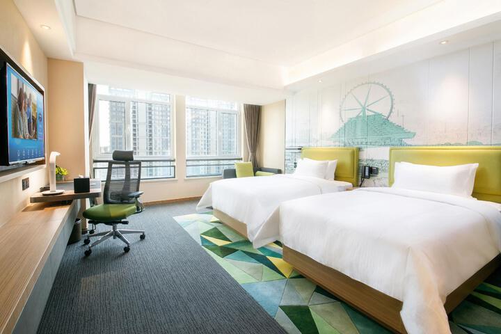 Room 6 of 21