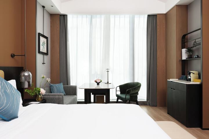 Room 5 of 64