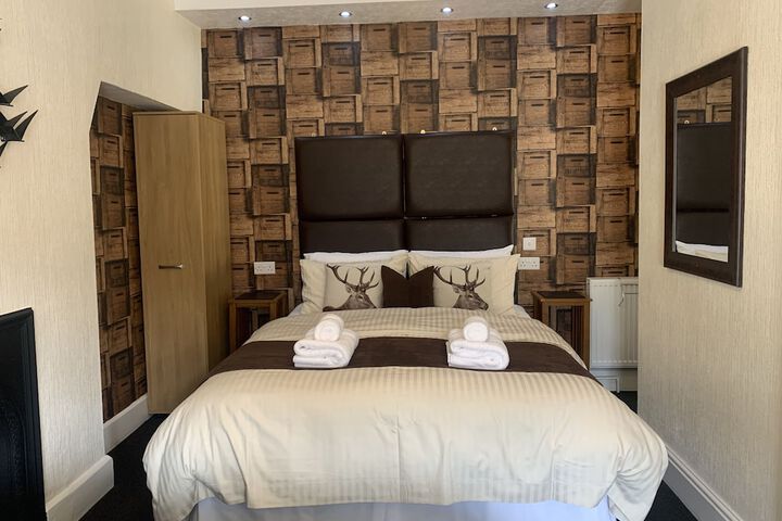 Room 28 of 65