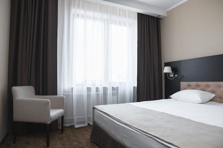 Room 4 of 49
