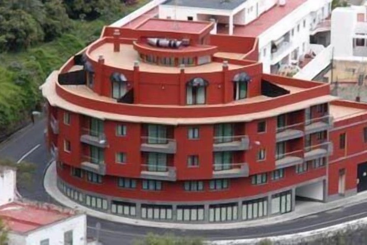 Exterior of Hotel Apartamentos El Galeón