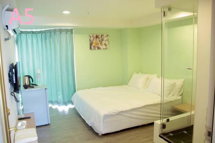 Room 4 of 5