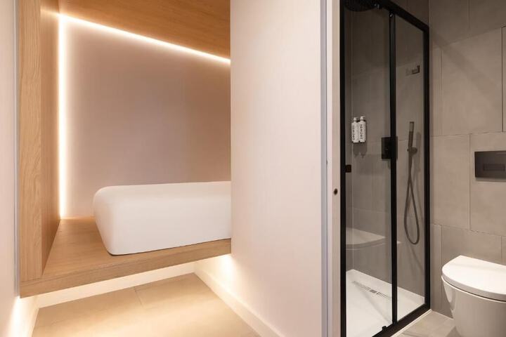 Room 7 of 23