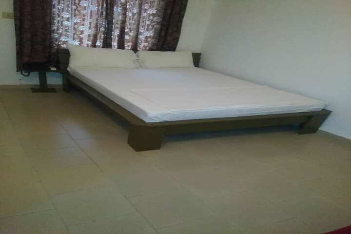 Room 5 of 34