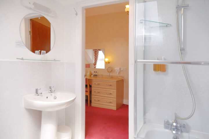 Room 25 of 104