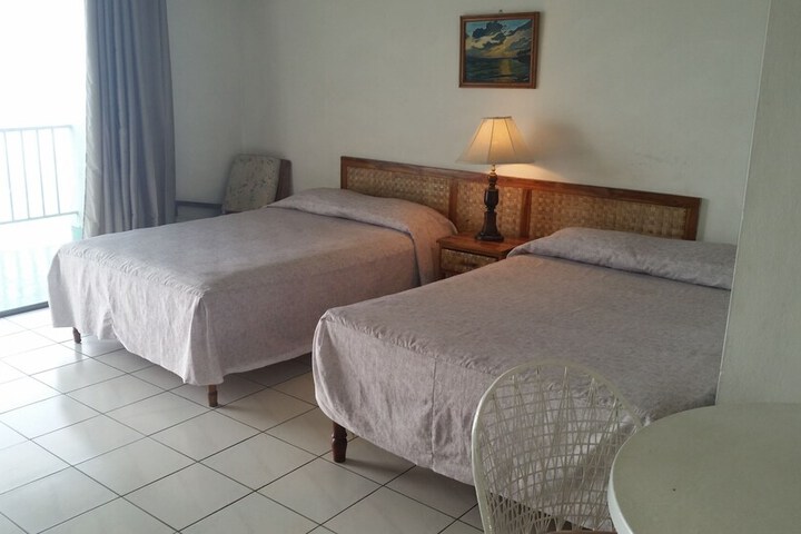 Room 4 of 43