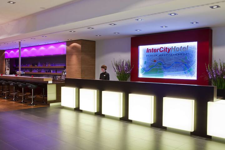 Entrance & Lobby
