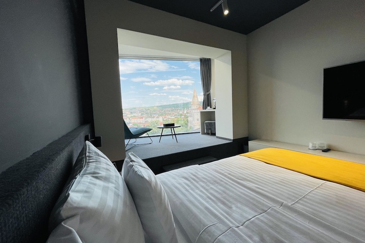 Room 13 of 47