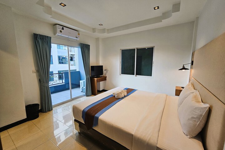 Room 19 of 40