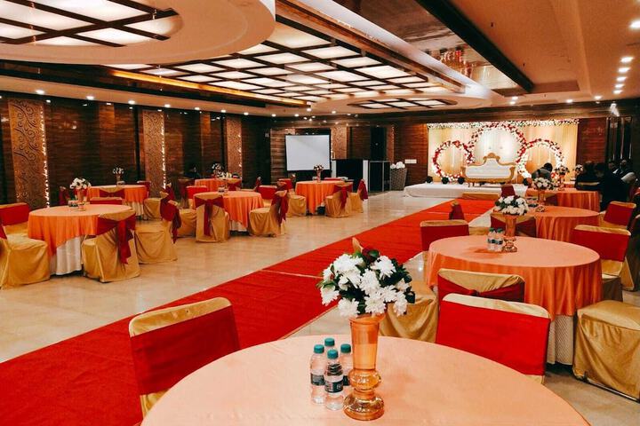 Ballroom/Hall 96 of 130