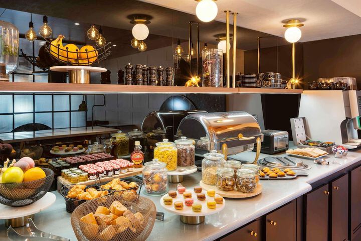 Breakfast area