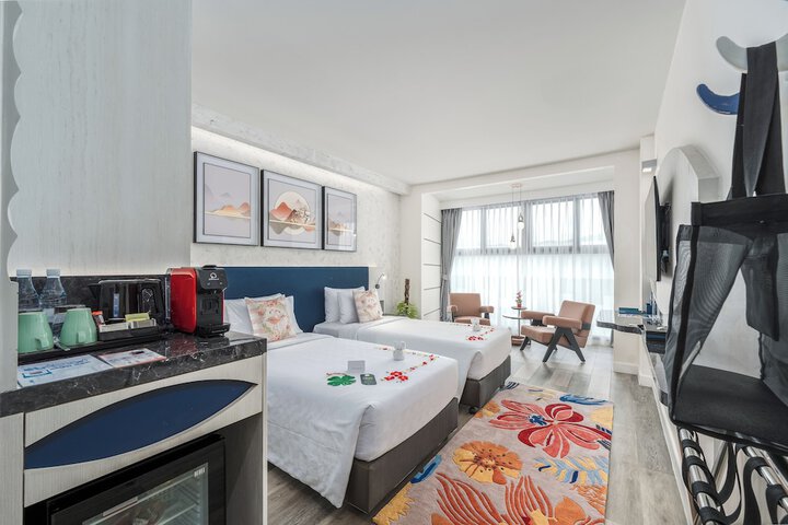 Room 52 of 158