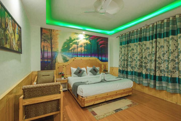 Room 26 of 38