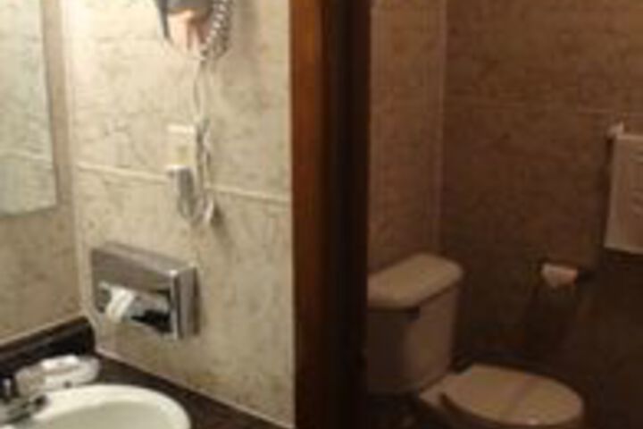 Room 6 of 48