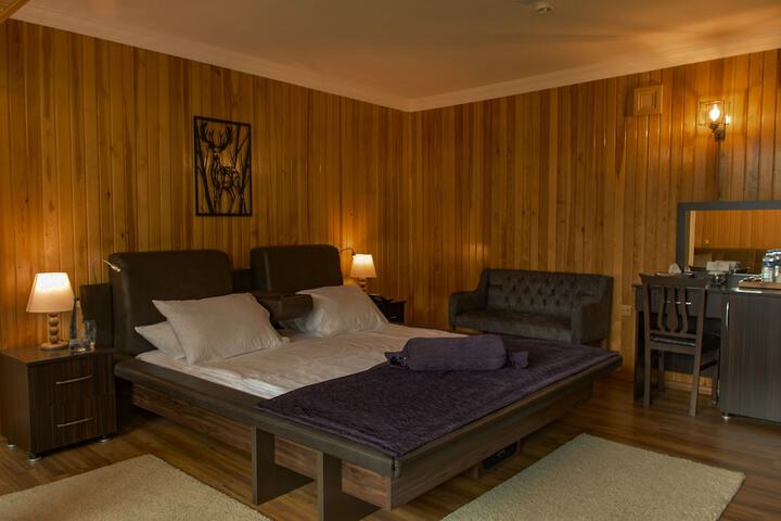Room 5 of 177