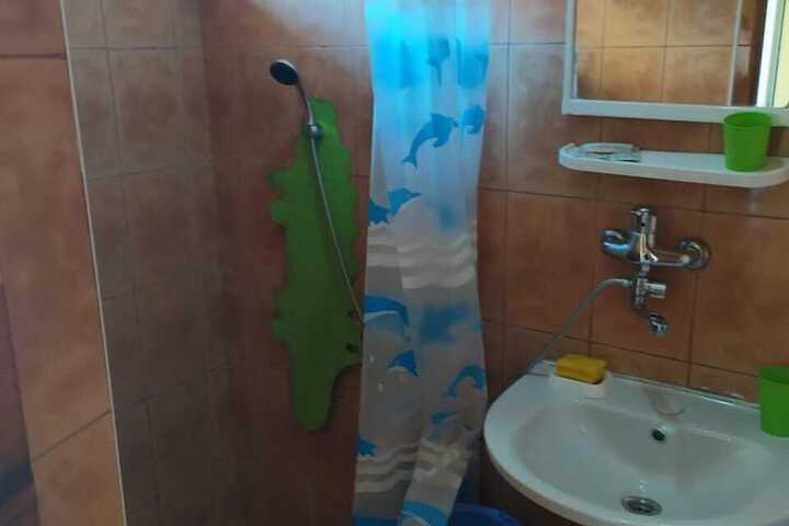 Room 8 of 30