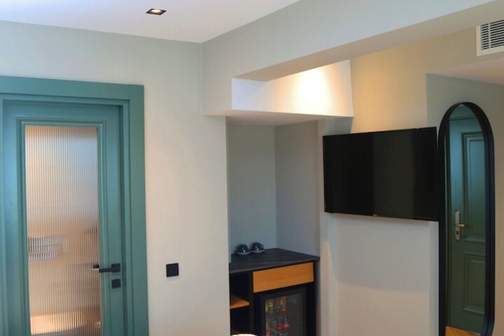 Room 28 of 51