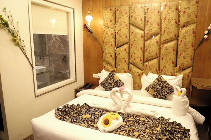 Room 27 of 36