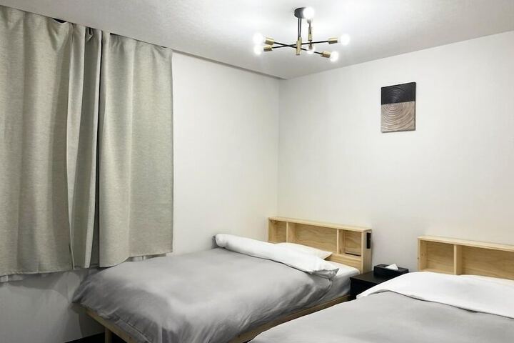Room 14 of 33