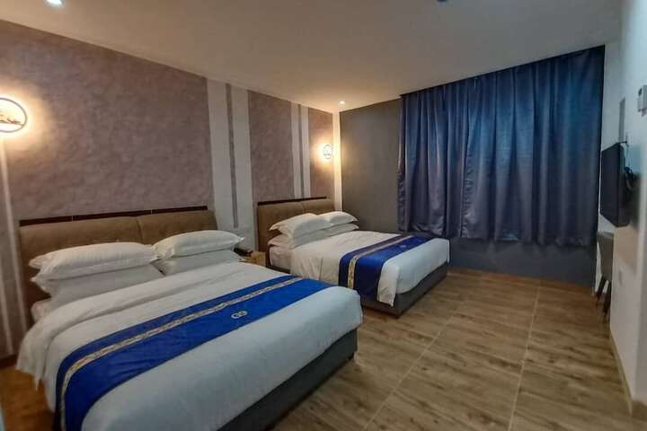 Room 16 of 36