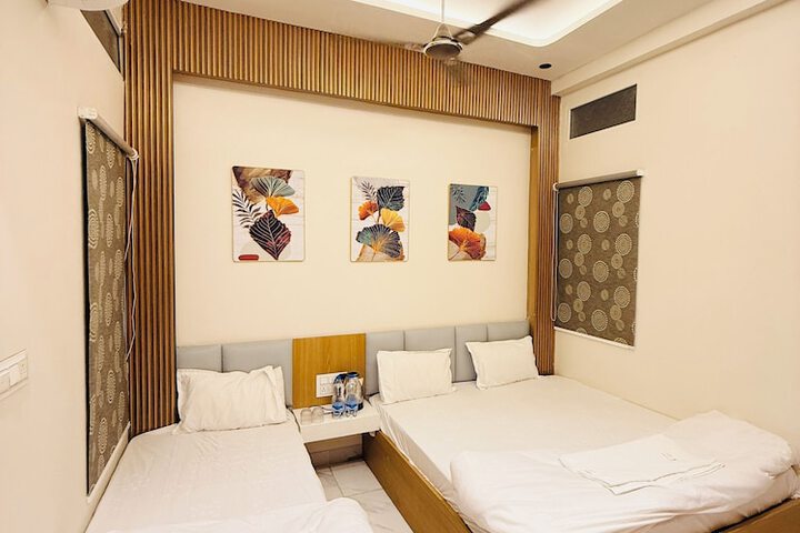 Room 11 of 37