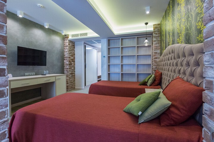 Room 10 of 39