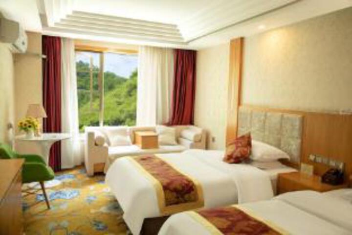 Room 7 of 8