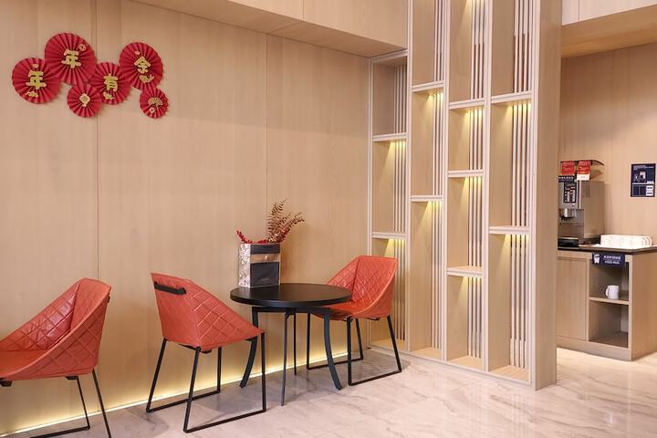 Hotel Interior 4 of 92