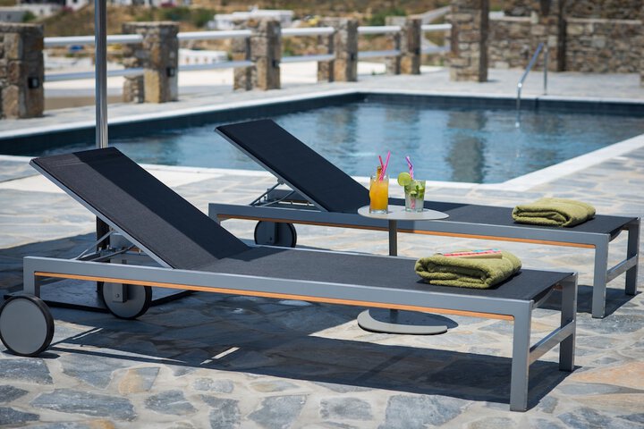Hotel with Pool
