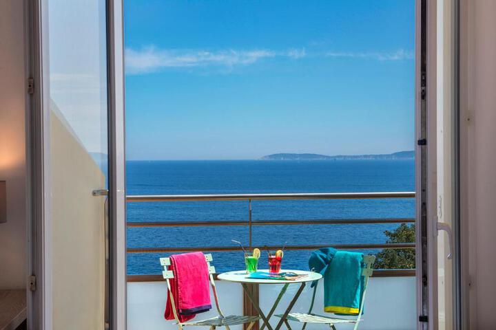 Hôtel-Club du Domaine dAiguebelle USSIM Vacances