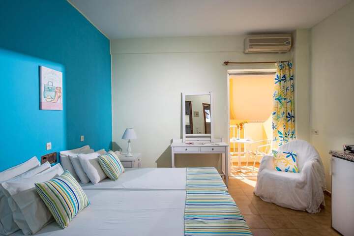 Room 6 of 33