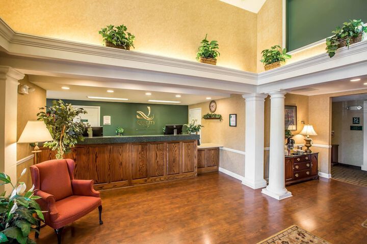 Entrance & Lobby