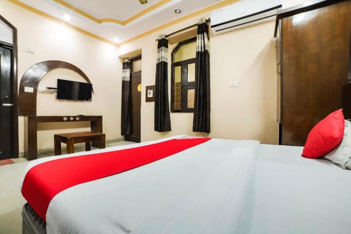 Hotel O Viraat