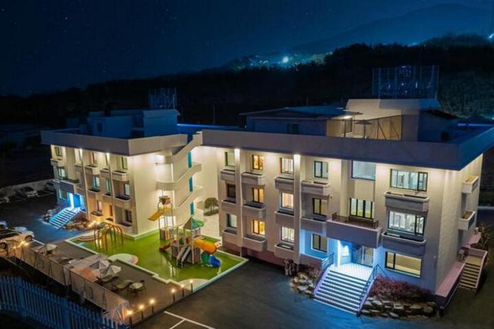 Gimhae Eobangdong Den Bastar Theme Kids Hotel