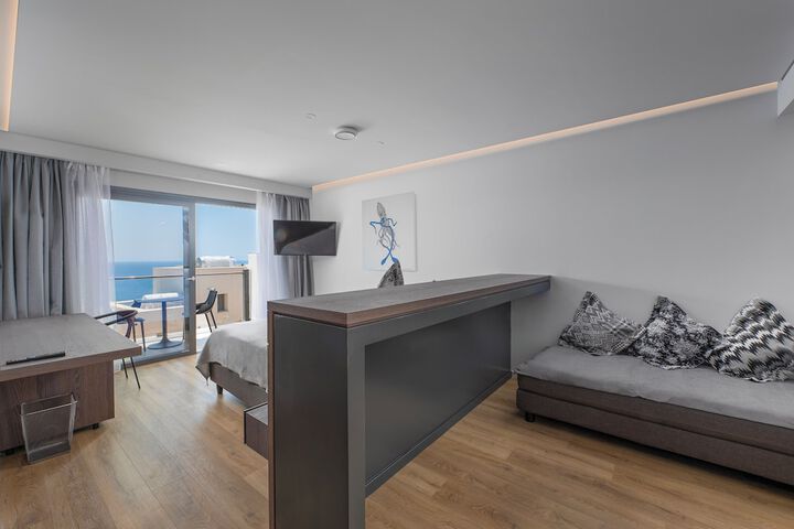 Room 2 of 260